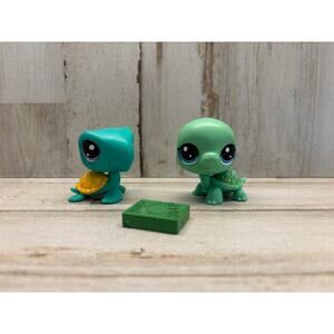 Littlest Pet Shop LPS Sea Turtle and Sparkle Gilturtle EUC